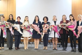 yeni-yuzyil-universitesi-gaziosmanpasa-hastanesinde-kadin-ve-aile-hizmetleri-mudurlugu-is-birligiyle-dogumdan-menopoza-kadinin-saglik-seruveni-paneli-gerceklestirildi.jpg