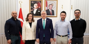egeli-bilim-ekibi-kafein-iceren-sakizlarin-kan-plazma-konsantrasyonu-uzerindeki-etkilerini-arastiracak.jpg