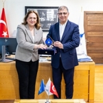 izmir-ile-kosova-arasinda-guc-birligi.jpg