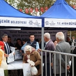 baskan-cercioglu-ata-tohumlarindan-uretilen-fideleri-karacasuda-vatandaslarla-bulusturdu.jpg