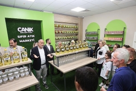 canikteki-bu-markette-para-gecmiyor-aile-ekonomisine-dev-katki.jpg