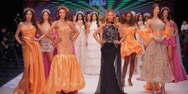 ozge-ulusoy-ve-ceren-arslanli-muhtesem-defilede-gorsel-solen.jpg