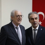 ege-ihracatci-birliklerinden-ege-universitesinin-laboratuvar-altyapisina-stratejik-bagis.jpg