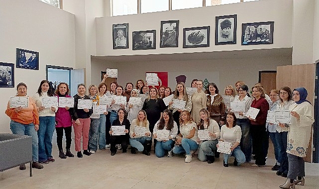 cankaya-evi-meslek-edindirme-egitiminde-40-kursiyere-sertifika.jpg