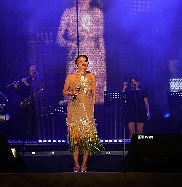 gokselden-aliagada-unutulmaz-konser.jpg