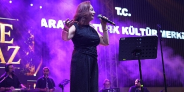 sarayda-festival-coskusu-devam-ediyor.jpg